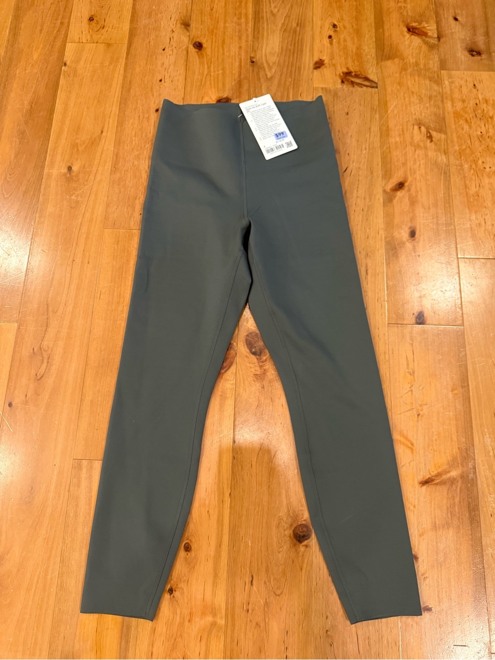 Women Lululemon glow up willow